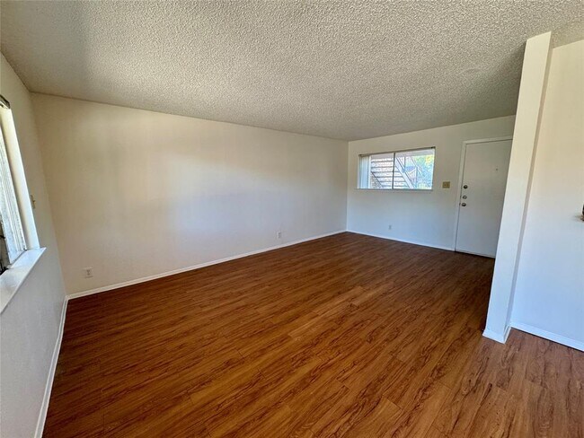 Photo - 8905 Parkfield Dr Unit 102