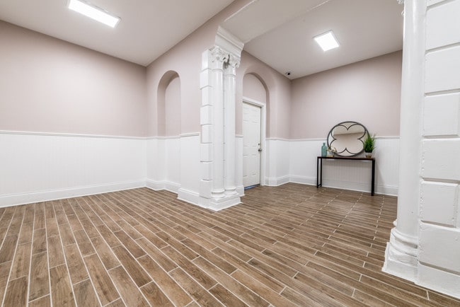 Washington Plaza Lobby - Washington Plaza