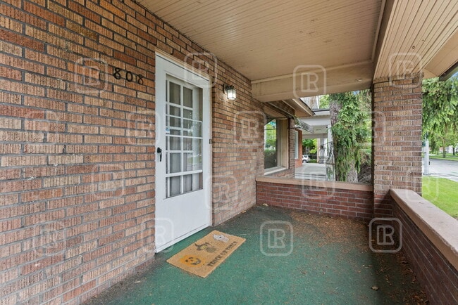 Photo - 808 E Mission Ave