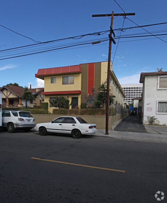 4619 Lexington Ave