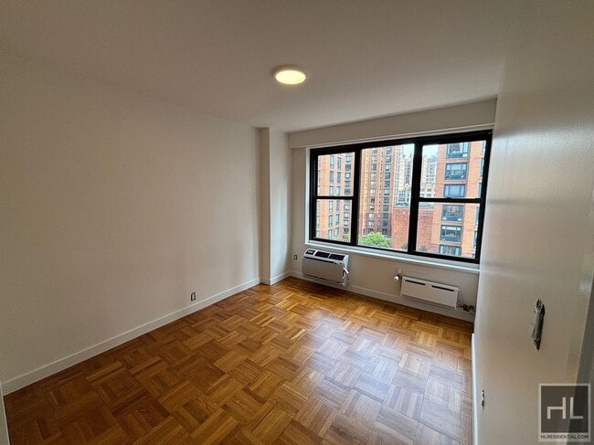 Building Photo - Fourth Avenue Rental