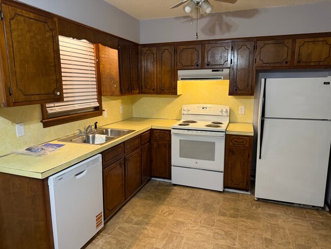 Photo - 802 E 7th St Unidad 802 E. 7th