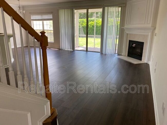 Building Photo - 11177 Castlemain Cir W Rental