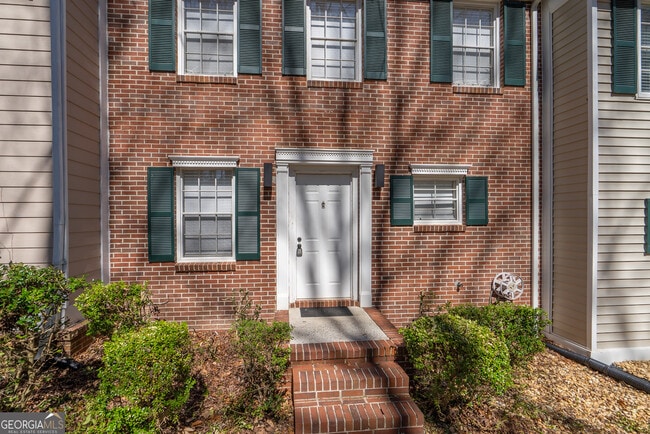 Photo - 384 Arrowhead Trail NE