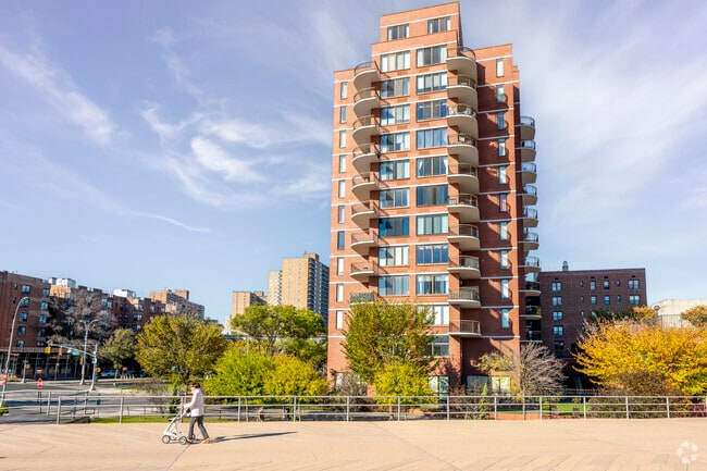 Photo - Seabreeze Plaza