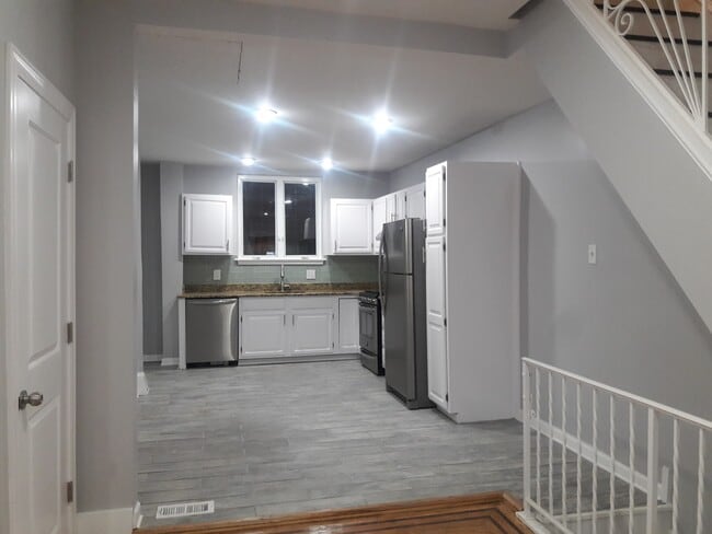 Photo - 2413 S Rosewood St