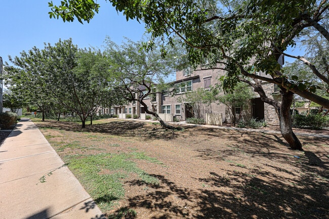 Photo - 2321 E Hidalgo Ave