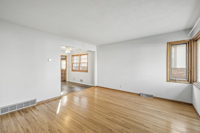 Photo - 3239 Longfellow Ave Unit none