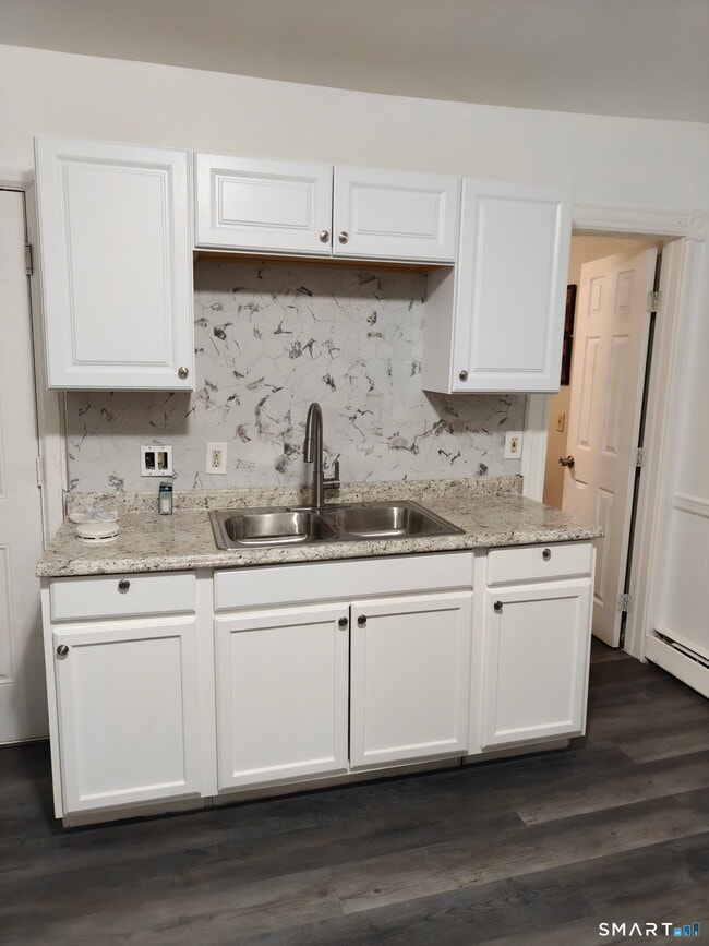 Building Photo - 26 Summer St Unit 2