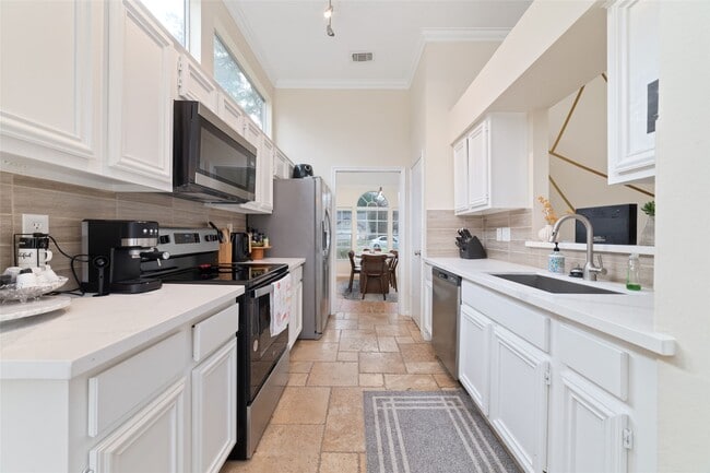 Building Photo - 36 N Rain Forest Ct