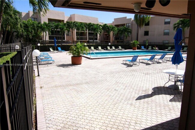 Photo - 10525 SW 112th Ave Unit 216