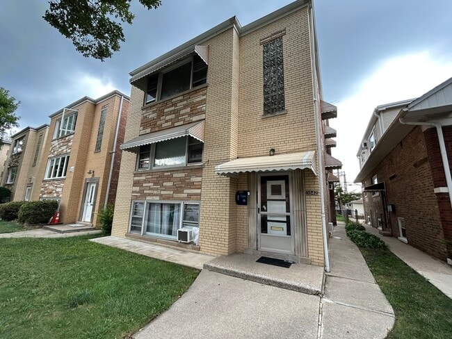 Building Photo - 3842 N Central Ave Rental