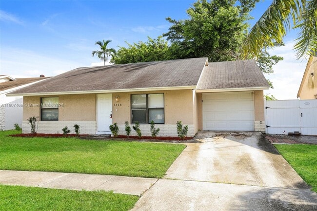 Photo - 5168 Edgecliff Ave