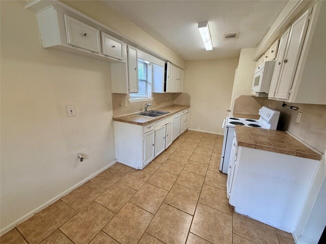 Photo - 15811 Nutcracker Ct