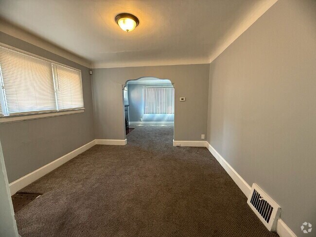Building Photo - 3-Bedroom Home in Detroit with Spacious La...