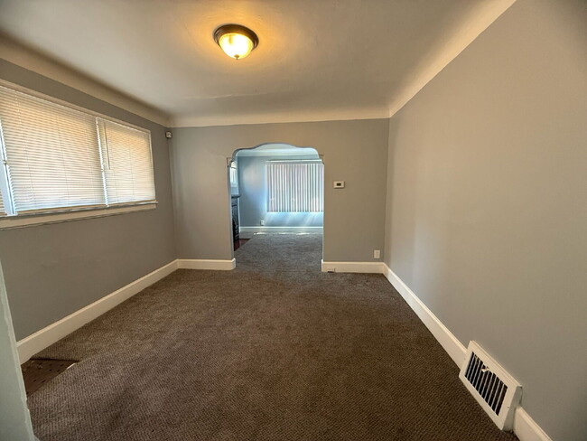 Building Photo - 3-Bedroom Home in Detroit with Spacious La...