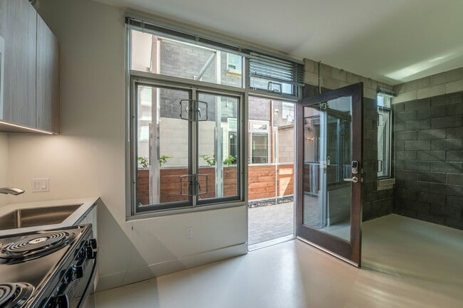 Photo - 1932 Kearney Ave Unit 03