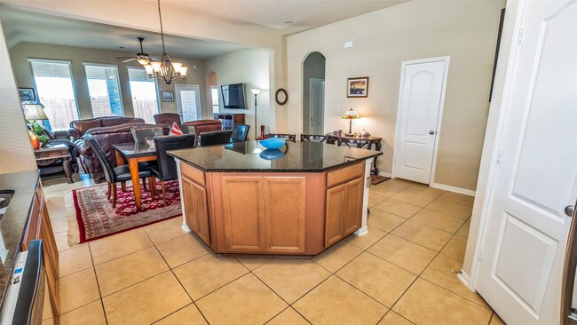8807 Seguin Cove Ln