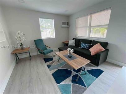 Photo - 1929 Dewey St Unit 1927