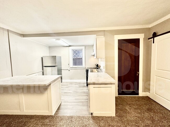 Photo - 2500 Grand Ave