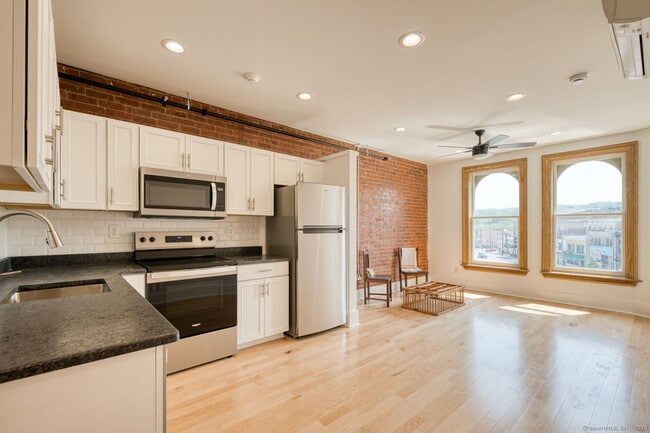 Photo - 11 Main St Apartment Unit 307