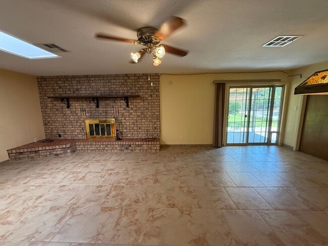 Photo - 2712 Spitz St