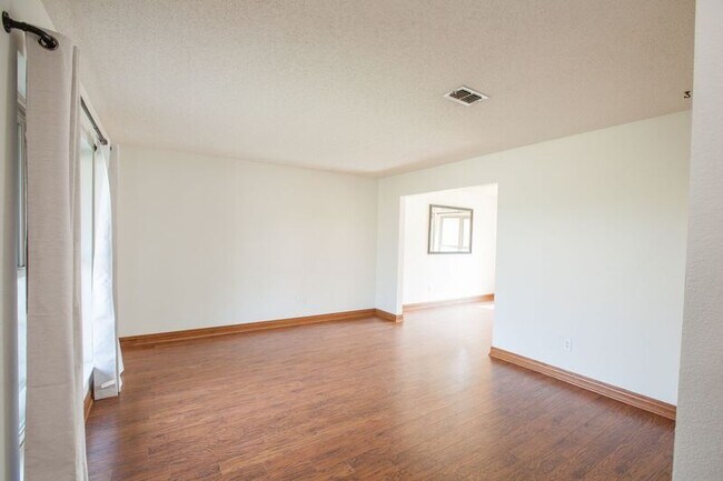 Photo - 8204 Tavaros Dr