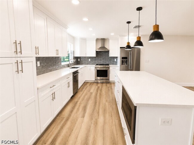 Photo - 2835 SE 18th Ave