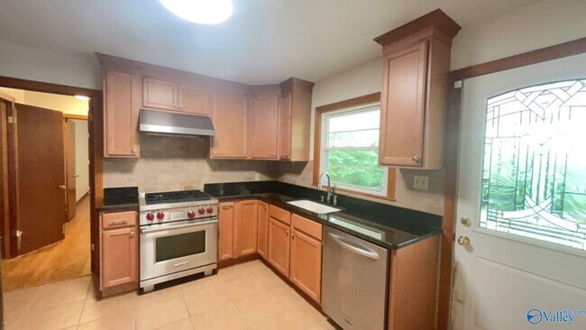 Photo - 1400 McClung Ave SE
