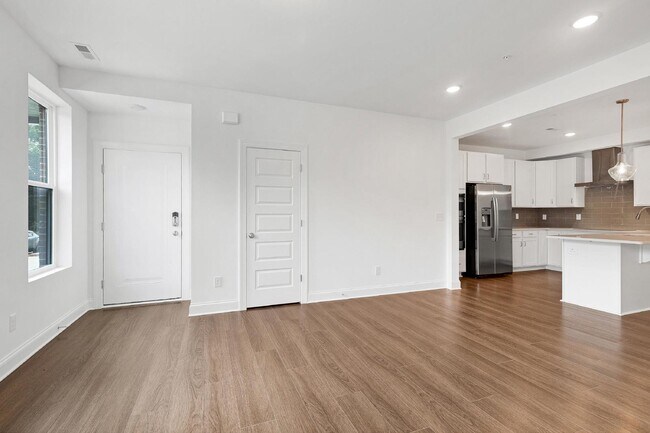 Photo - 1204 S Person St Unidad 101