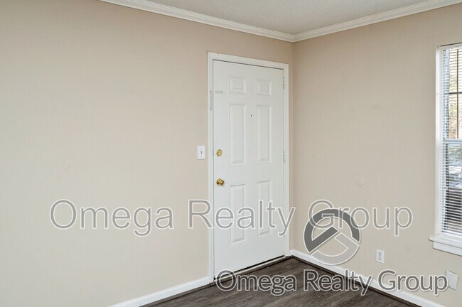 Photo - 3232 Westbrook Dr Unit B