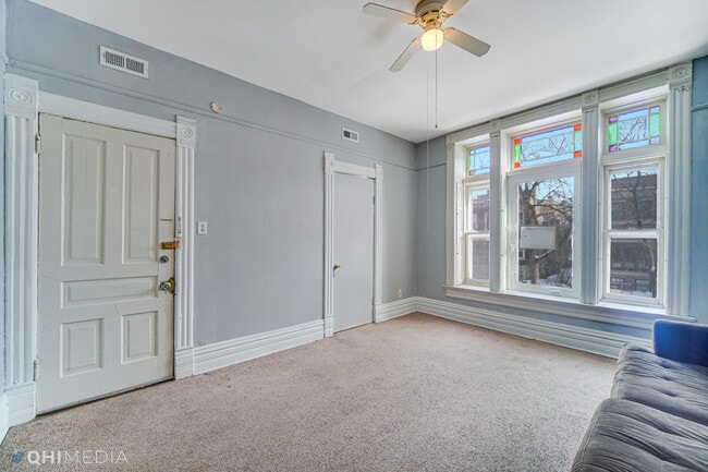 Photo - 1650 N Oakley Ave Unit 2