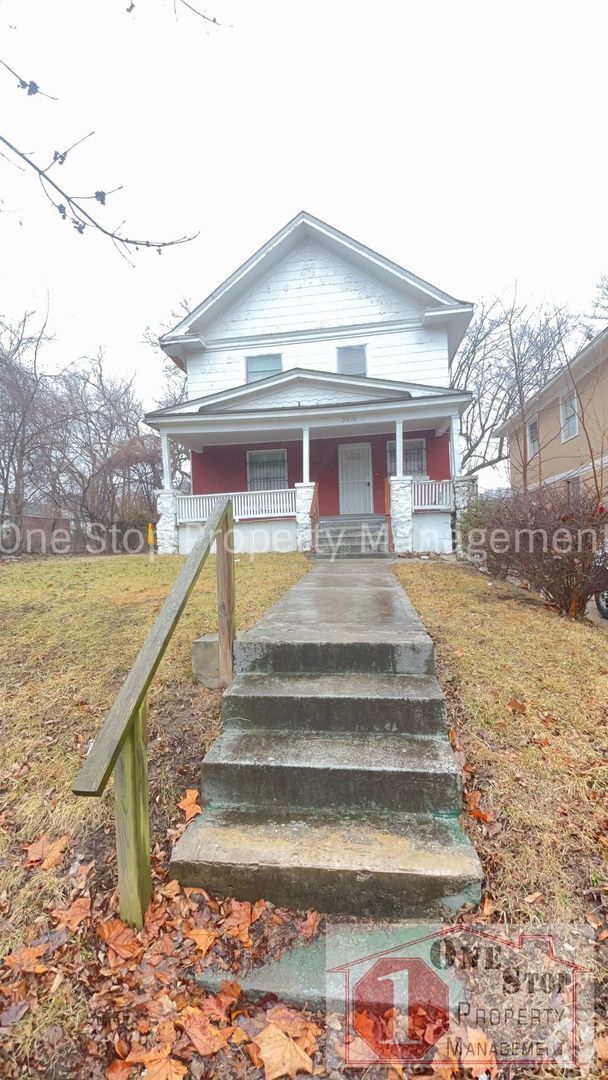 Building Photo - 3 Bedroom 1 Bathroom in Kansas City! Rental