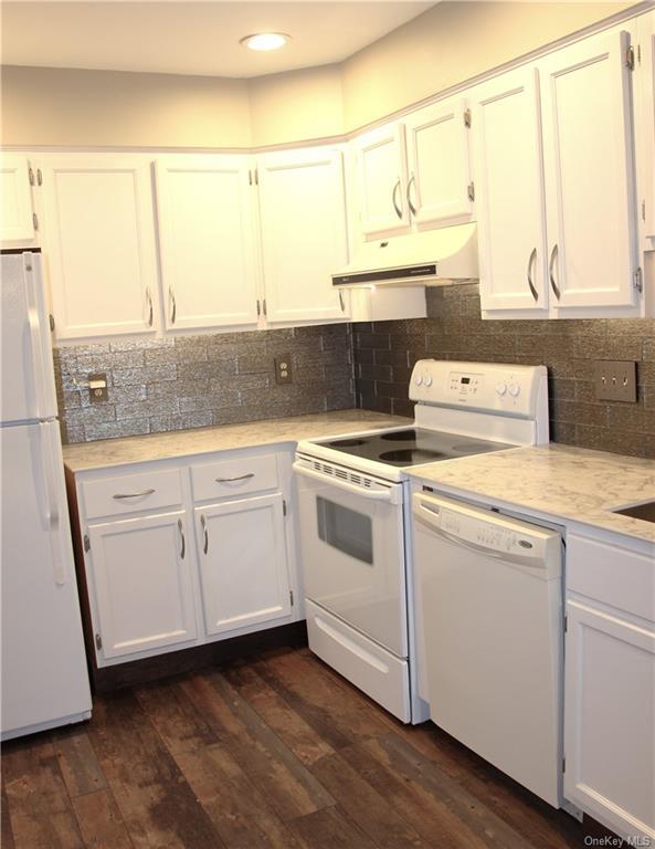 54 Deer Run Condo Condo for Rent in Bethel, CT