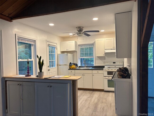 Photo - 180 New York Ave