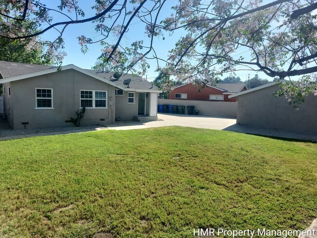 Building Photo - Beautifully Updated Single-Story Home