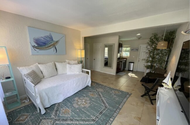 Photo - 350 NW 5th Ave