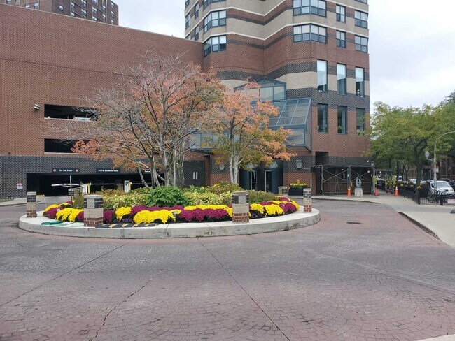 Photo - 3660 N Lake Shore Dr Unit 611