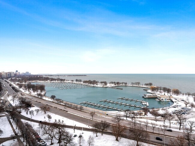 Photo - 3100 N Lake Shore Dr Unit 1402
