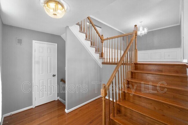 Photo - 2170 Kings Garden Way