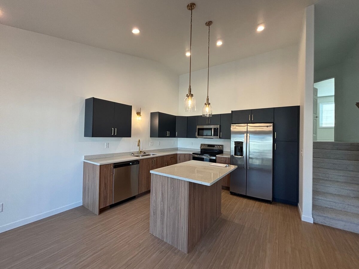 3 Bedroom 3 Bathroom Townhomes - 3 Bedroom 3 Bathroom Townhomes