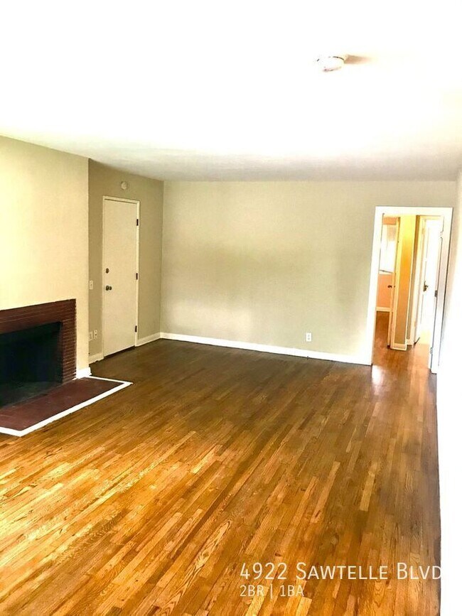 Photo - 4922 Sawtelle Blvd