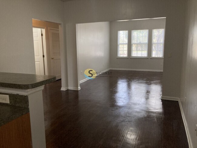 Photo - 1024 Phelps St