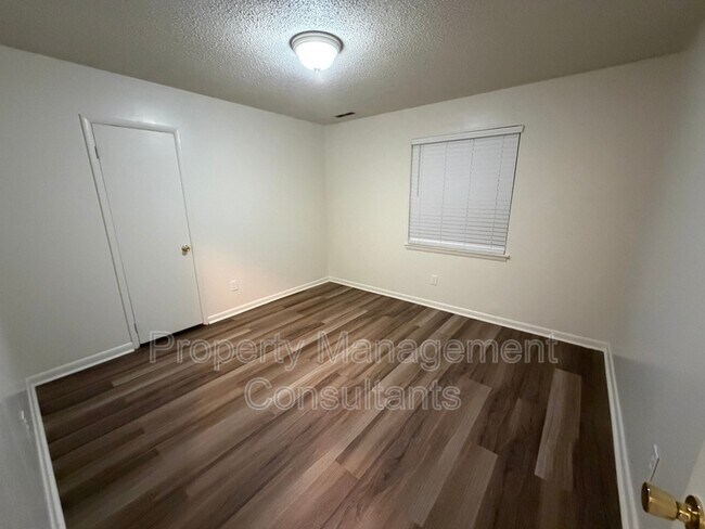 Photo - 22173 Ewell St