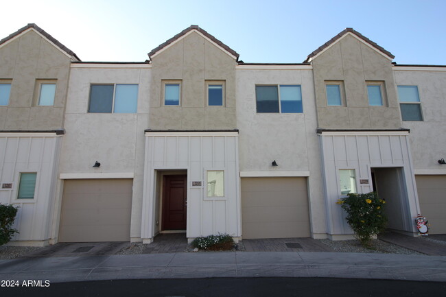 Photo - 2215 W Harmont Dr Townhome