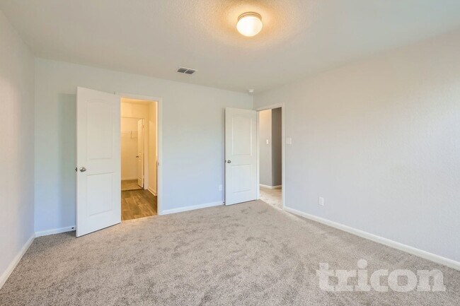 Photo - 6115 Southern Vis