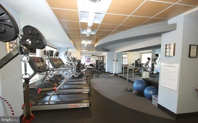 Building Photo - 525 N Fayette St Unit 304