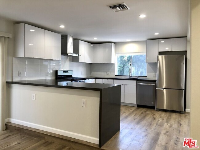 Building Photo - 11520 Wyoming Ave Unit 1 Rental