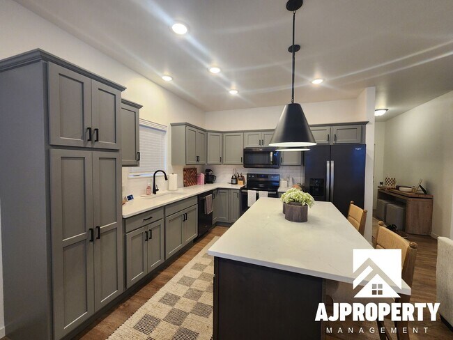 Photo - 5304 S Spirea Ave