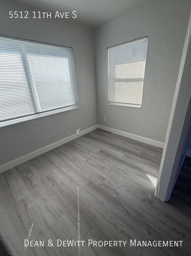 Photo - 5512 11th Ave S